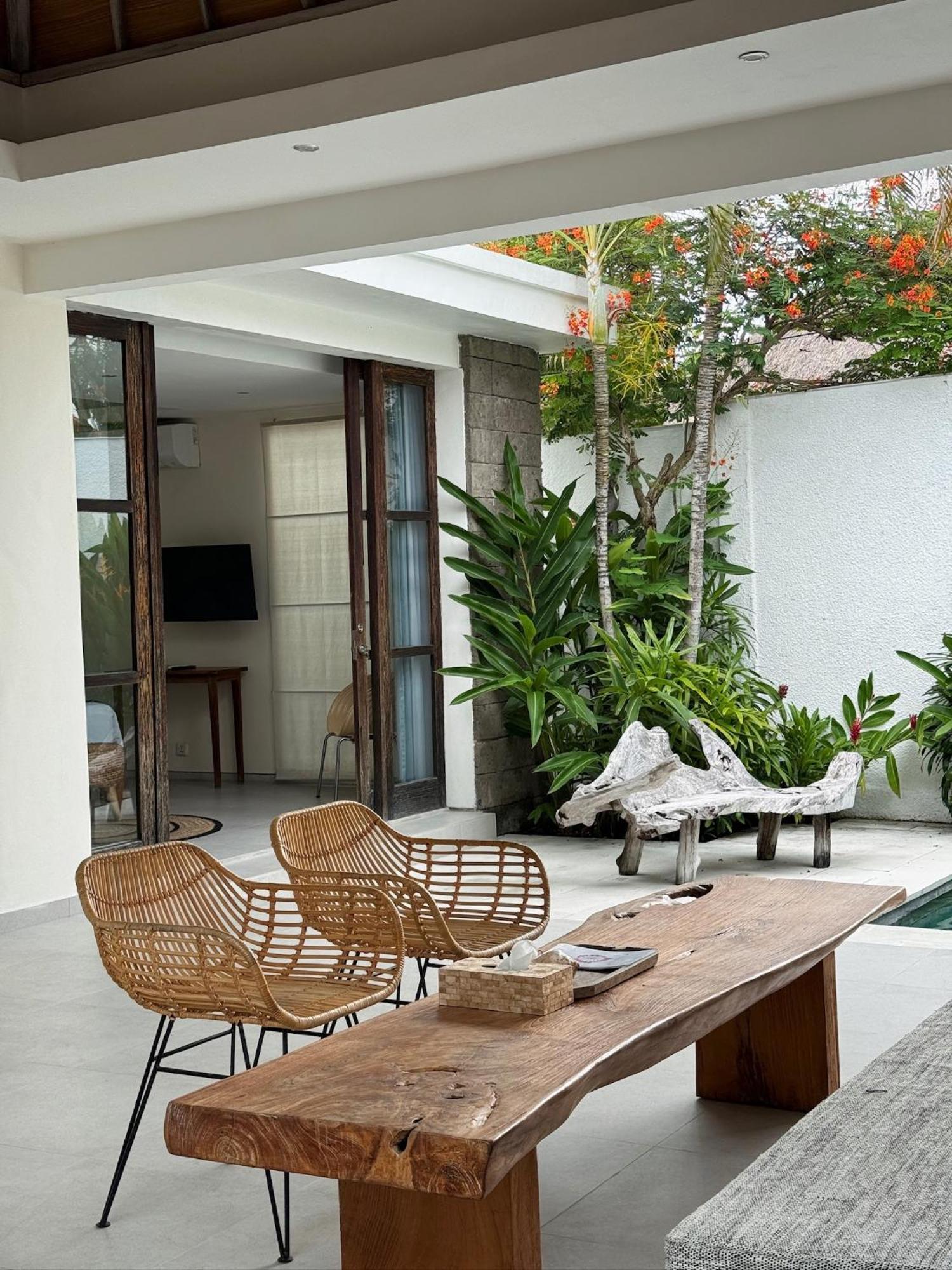 Aster Villa Seminyak Ngoại thất bức ảnh